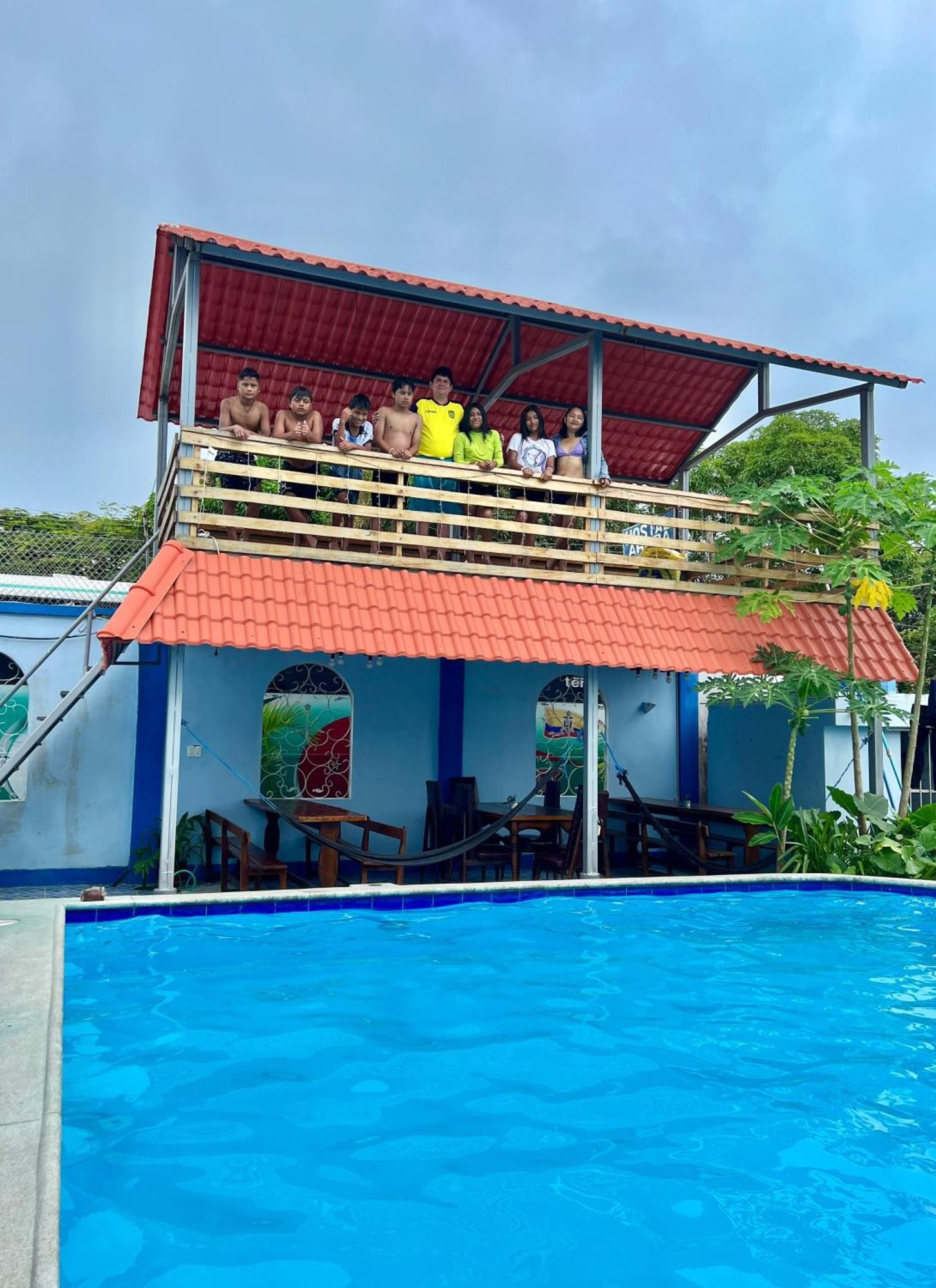 Hostal Aruba Atacames Bagian luar foto