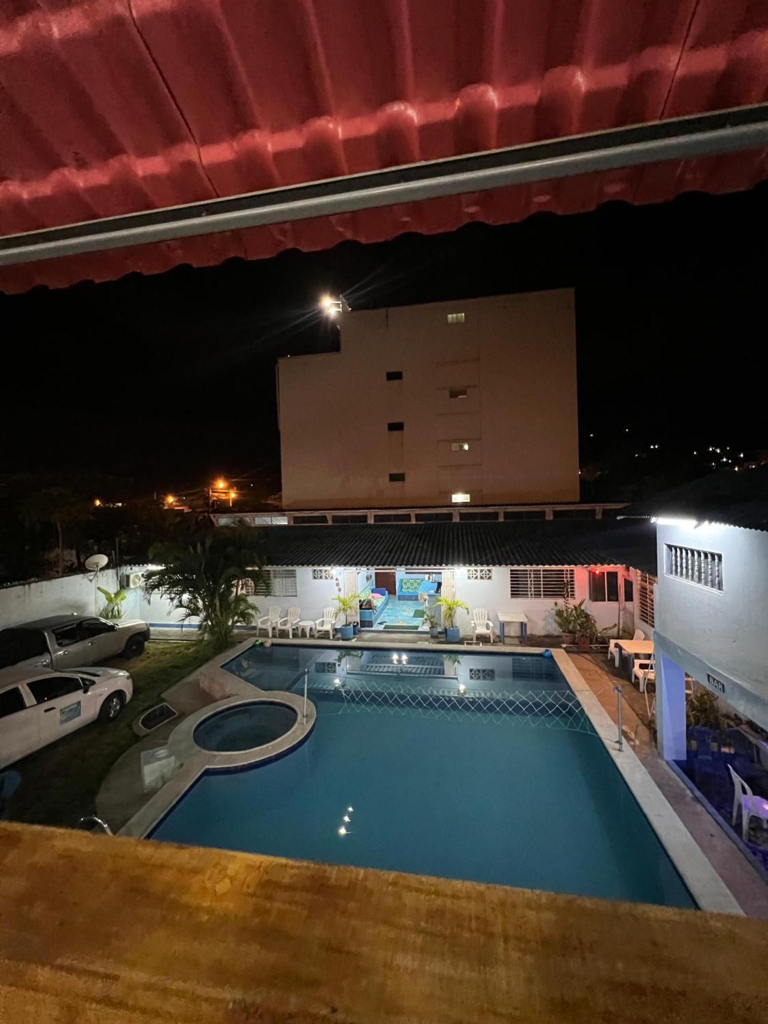 Hostal Aruba Atacames Bagian luar foto