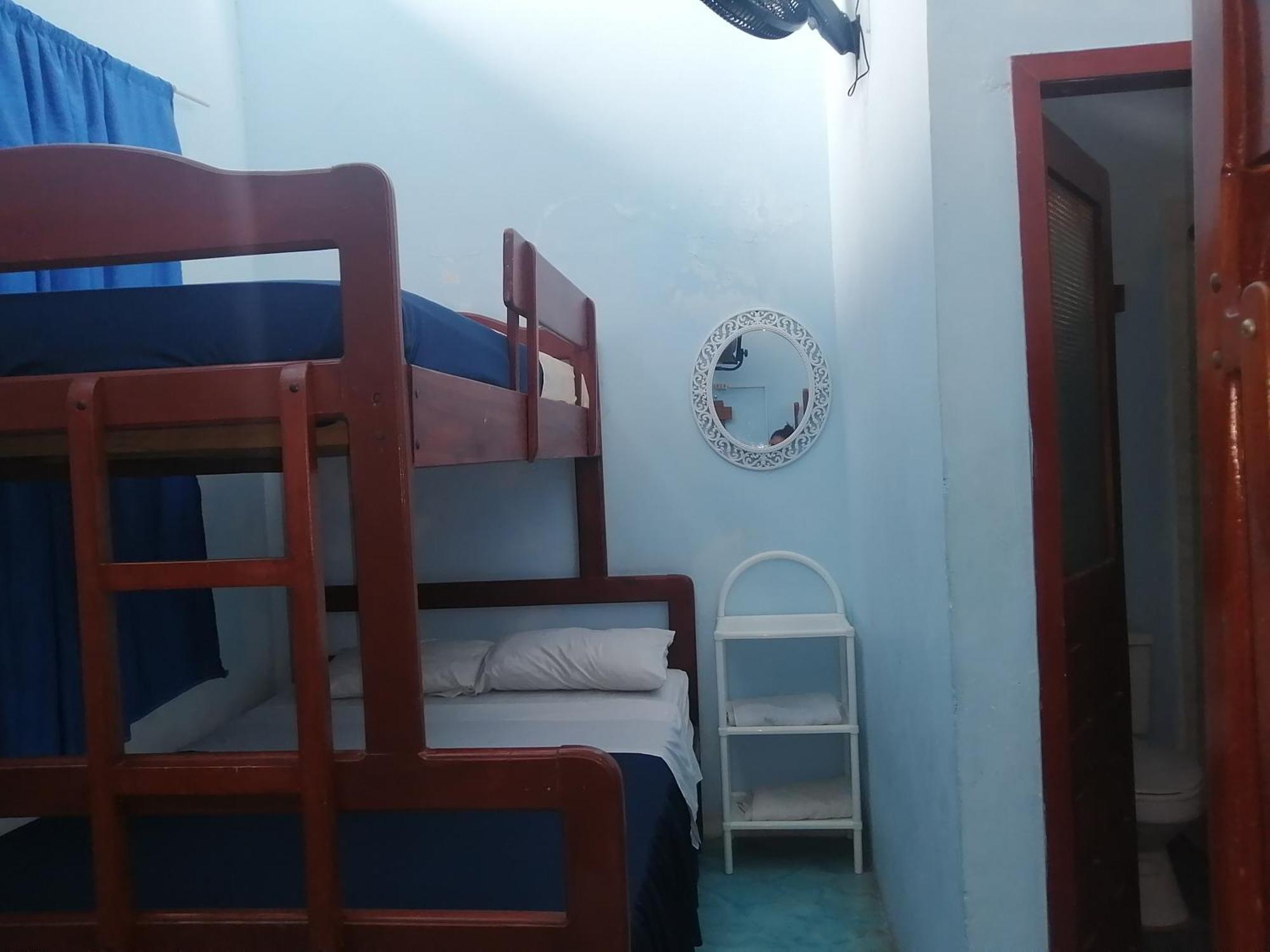 Hostal Aruba Atacames Ruang foto