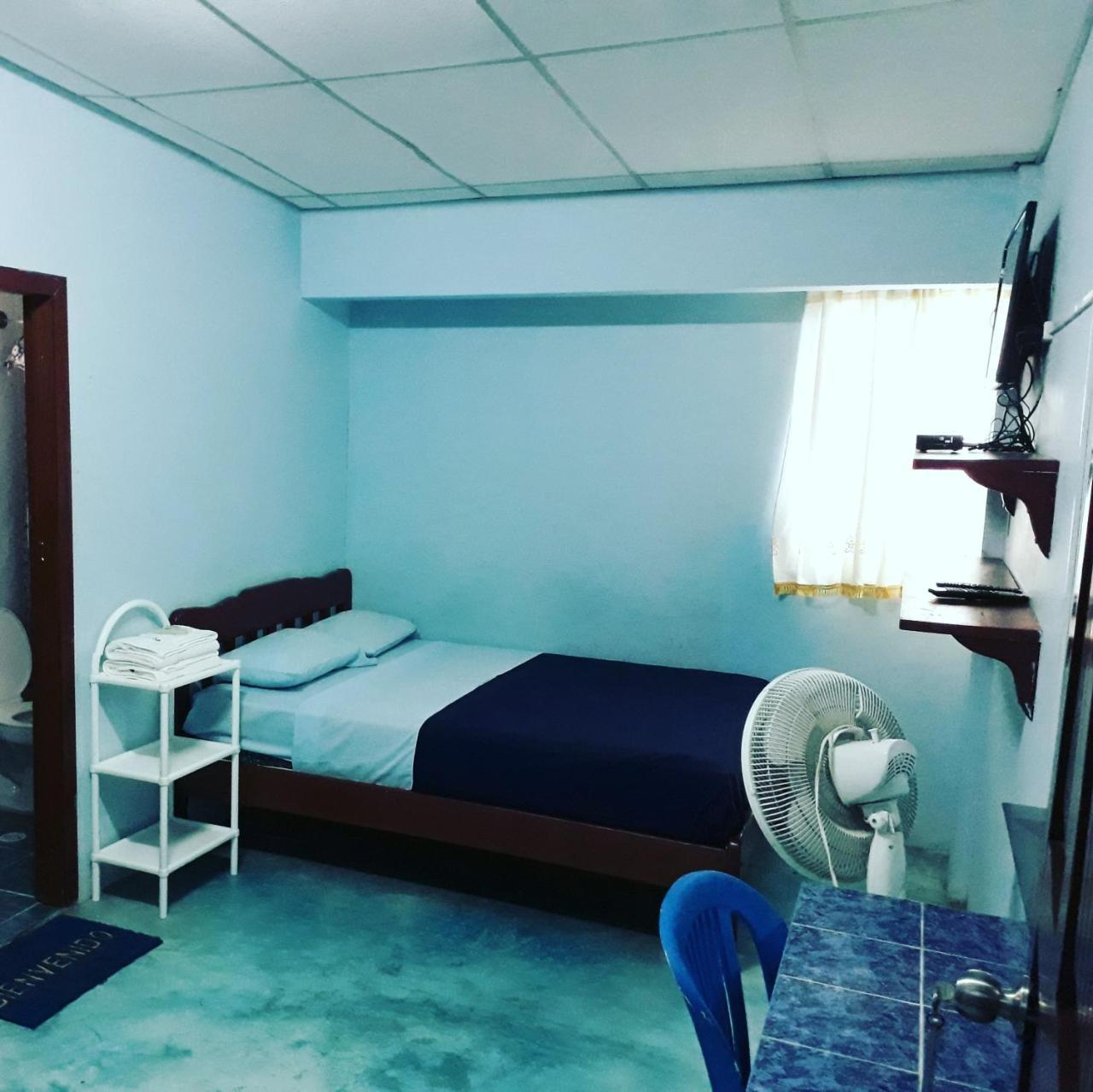 Hostal Aruba Atacames Bagian luar foto